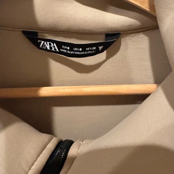 Zara Scuba Zip Up Jacket Size Small Beige Puff Sleeve Athleisure - Picture 9 of 11